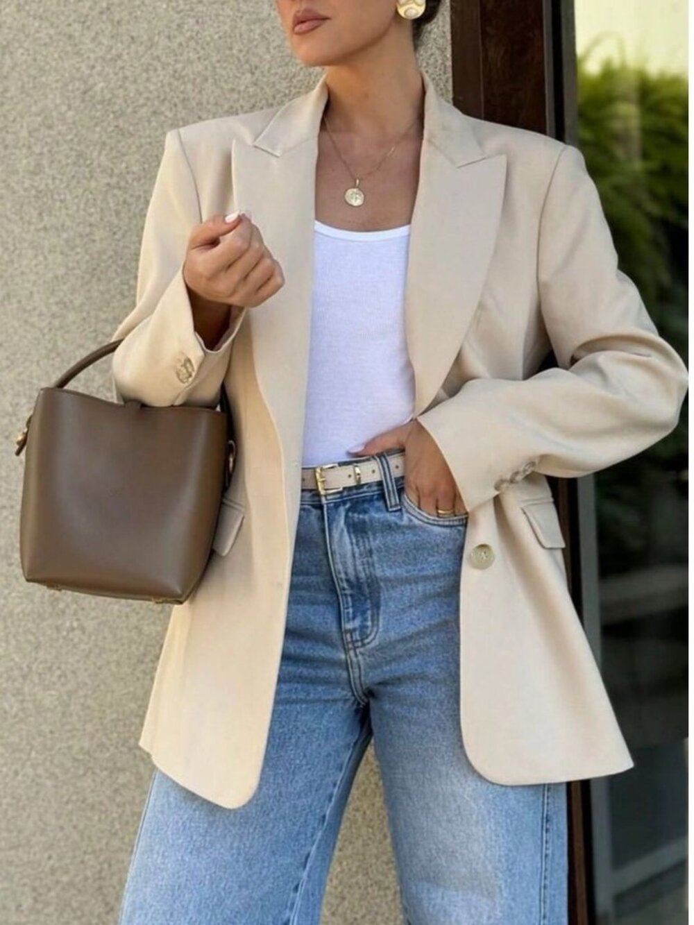 Beige Elegant Women's Button-Detail Notched Collar Casual Blazer Jacket - Picture 4 of 6